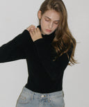 Side Button Basic Turtleneck