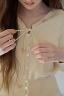 [予約販売/5月上旬入荷] [LETTER FROM MOON × dasique] V-Neck Scallop Cardigan