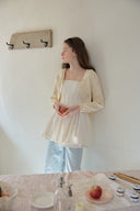 [予約販売/5月上旬入荷] [LETTER FROM MOON × dasique] V-Neck Scallop Cardigan