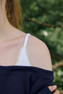[予約販売/8月下旬入庫予定] Duet Lace Layered One-Shoulder Sweatshirt