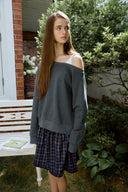 [予約販売/8月下旬入庫予定] Duet Lace Layered One-Shoulder Sweatshirt