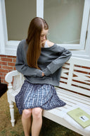 [予約販売/8月下旬入庫予定] Duet Lace Layered One-Shoulder Sweatshirt