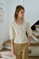 [予約販売/8月下旬入庫予定] Hazel Frill Half Blouse