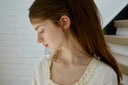 [予約販売/8月下旬入庫予定] Hazel Frill Half Blouse