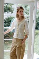 [予約販売/8月下旬入庫予定] Hazel Frill Half Blouse