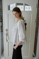 [予約販売/8月下旬入庫予定] Amélie Ruffle Lace Blouse
