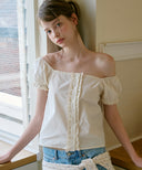 Middle Line Frill Blouse