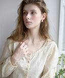 [予約販売/9月中旬入庫予定] Noteny Round-Neck Frill Blouse