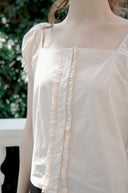 Middle Line Frill Blouse