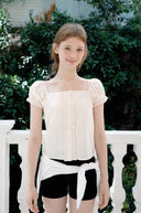 Middle Line Frill Blouse